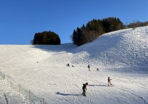 【初級者から中級者向け】大型スポーツ用品店で初板を買うのは間違い？！ おすすめスノーボード板の選び方